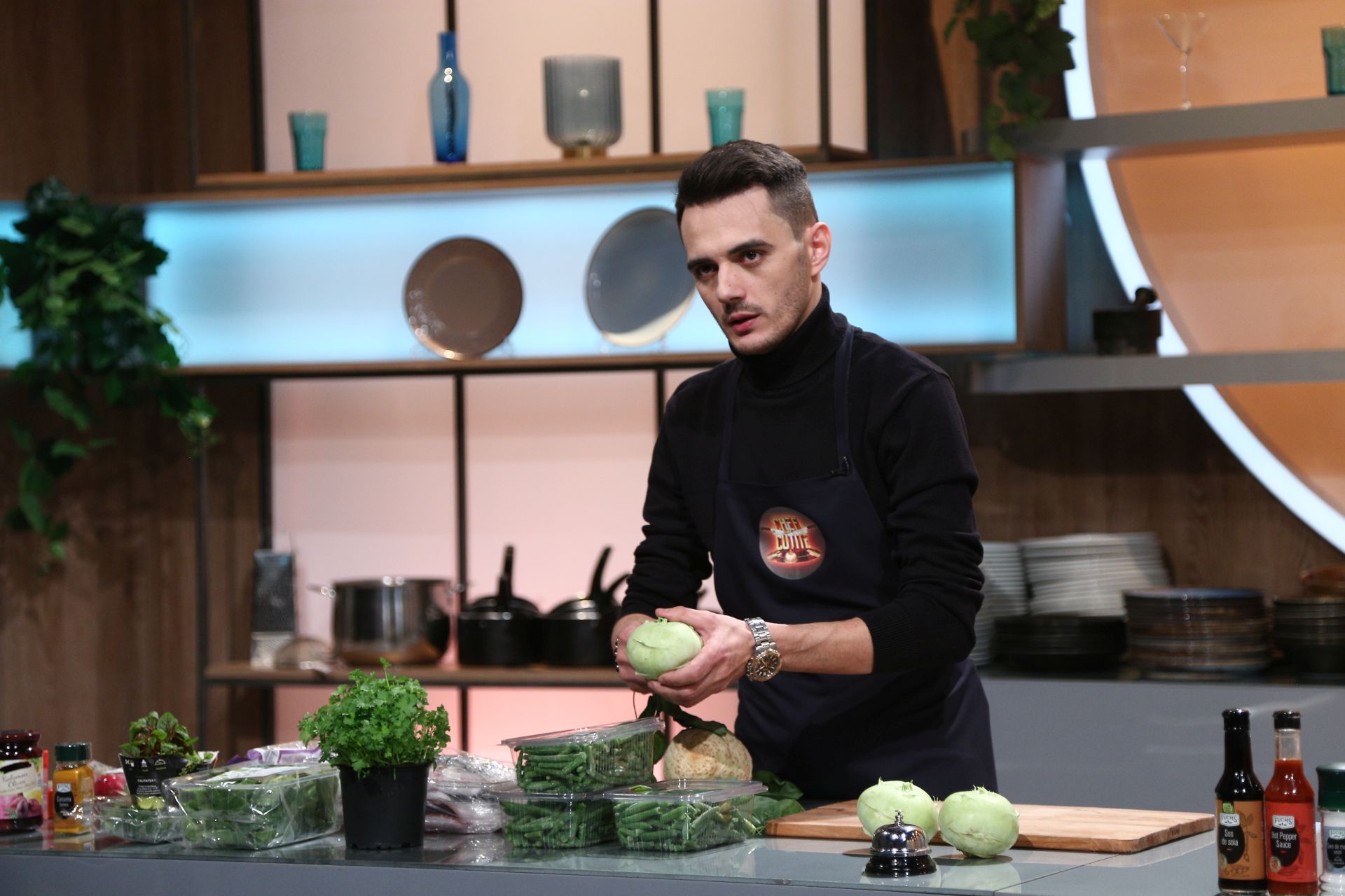 Chef Florin Dumitrescu i-a acordat cuțitul de aur lui Florin Dragomir. Scărlătescu: „A fost cel mai haotic și spectaculos moment" - Vimarsana News